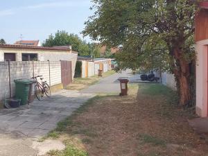 Prodej garáže, Uherský Ostroh, 173 m2