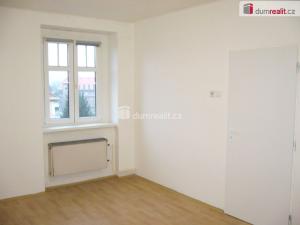 Pronájem bytu 2+1, Děčín - Děčín IV-Podmokly, Revoluční nám., 54 m2