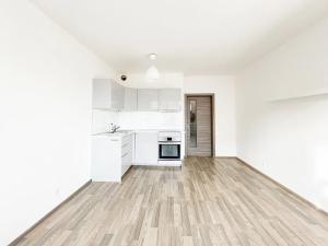 Prodej bytu 1+kk, Praha - Uhříněves, Františka Diviše, 30 m2