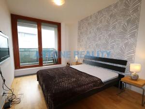 Pronájem bytu 2+kk, Praha - Smíchov, Štorkánova, 56 m2