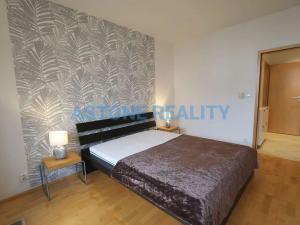 Pronájem bytu 2+kk, Praha - Smíchov, Štorkánova, 56 m2