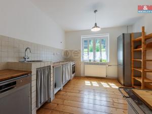 Pronájem rodinného domu, Stříbrná, 228 m2