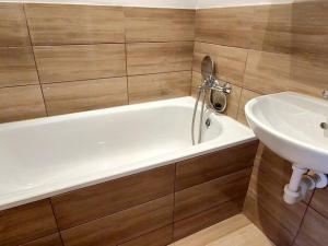Pronájem bytu 2+1, Valašské Meziříčí - Krásno nad Bečvou, Křižná, 52 m2