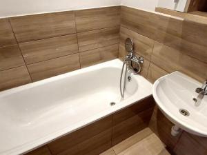 Pronájem bytu 2+1, Valašské Meziříčí - Krásno nad Bečvou, Křižná, 52 m2