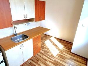 Pronájem bytu 2+1, Valašské Meziříčí - Krásno nad Bečvou, Křižná, 52 m2