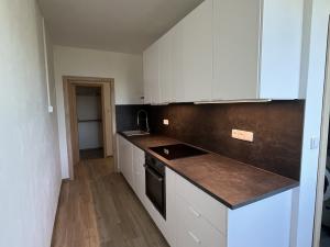 Pronájem bytu 2+1, Olomouc - Povel, Sienkiewiczova, 52 m2