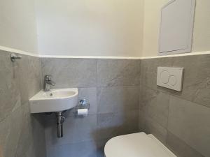 Pronájem bytu 2+1, Olomouc - Povel, Sienkiewiczova, 52 m2