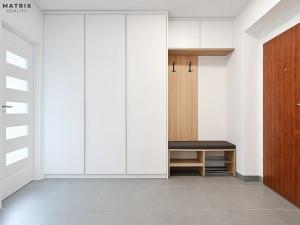 Prodej bytu 2+kk, Králův Dvůr, náměstí Míru, 55 m2