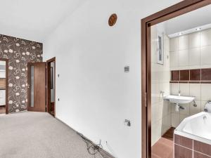 Pronájem bytu 2+kk, Hradec Králové, Střelecká, 65 m2