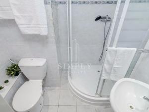 Pronájem bytu 4+1, Praha - Černý Most, Doležalova, 90 m2