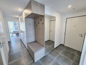 Prodej bytu 3+kk, Praha - Horní Měcholupy, Milánská, 67 m2