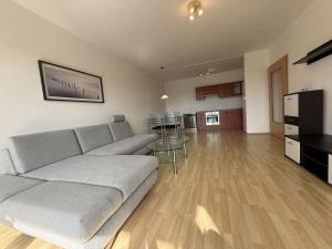 Pronájem bytu 2+kk, Pardubice - Polabiny, Labský Palouk, 64 m2