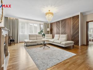 Prodej bytu 4+1, Karlovy Vary, Nebozízek, 130 m2