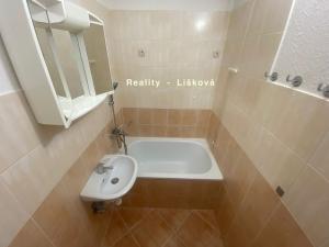 Pronájem bytu 2+kk, Ústí nad Labem, Anežky České, 47 m2