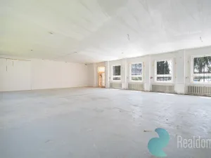 Pronájem kanceláře, České Budějovice, Školní, 610 m2