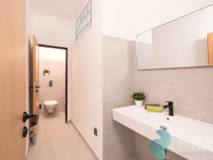 Pronájem kanceláře, České Budějovice, Školní, 351 m2