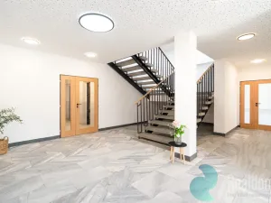 Pronájem kanceláře, České Budějovice, Školní, 349 m2