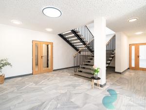 Pronájem kanceláře, České Budějovice, Školní, 1260 m2
