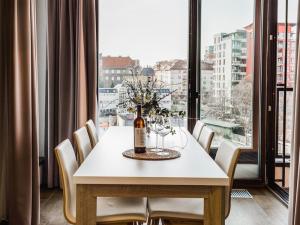 Pronájem bytu 2+kk, Praha - Holešovice, Sanderova, 72 m2