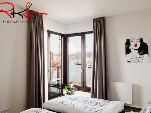 Pronájem bytu 2+kk, Praha - Holešovice, Sanderova, 72 m2