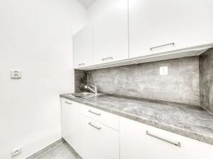Pronájem kanceláře, Praha - Holešovice, U Výstaviště, 60 m2
