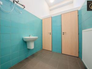 Pronájem kanceláře, Kladno, Huťská, 449 m2