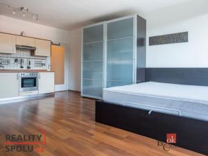 Prodej bytu 1+kk, Praha - Vysočany, Skloněná, 40 m2