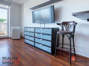 Prodej bytu 1+kk, Praha - Vysočany, Skloněná, 40 m2