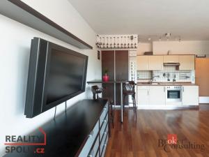 Prodej bytu 1+kk, Praha - Vysočany, Skloněná, 40 m2