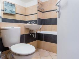 Prodej bytu 1+kk, Praha - Vysočany, Skloněná, 40 m2