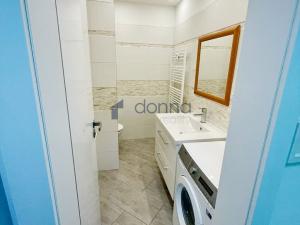 Pronájem bytu 2+kk, Praha, Elektrárenská, 44 m2