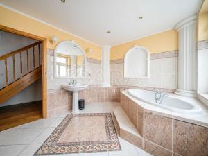 Pronájem bytu 4+kk, Praha - Žižkov, Hartigova, 200 m2