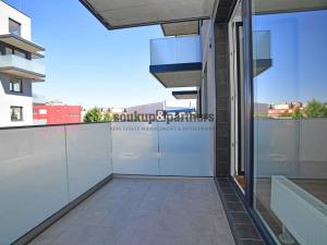 Pronájem bytu 1+kk, Praha, Čakovická, 34 m2