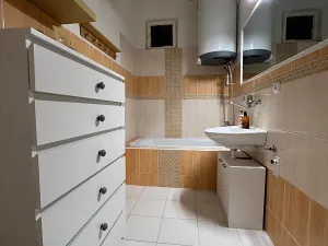 Pronájem bytu 2+kk, Hradec Králové, Smetanovo nábřeží, 60 m2