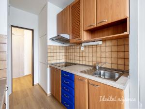 Pronájem bytu 1+kk, Praha - Bohnice, Zelenohorská, 43 m2