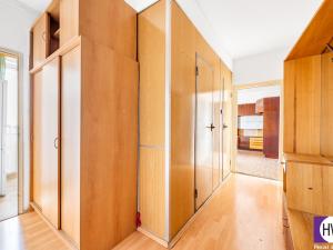 Prodej bytu 3+1, Praha, Lamačova, 75 m2