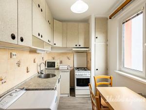 Pronájem bytu 2+1, Praha - Záběhlice, Jasmínová, 53 m2