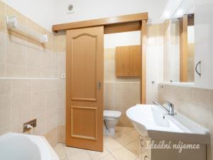 Pronájem bytu 2+kk, Praha - Kyje, Federova, 57 m2
