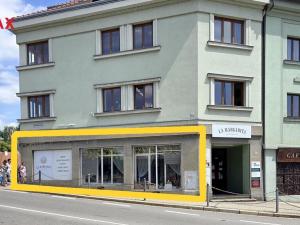 Pronájem obchodního prostoru, Třebíč - Vnitřní Město, Komenského nám., 100 m2