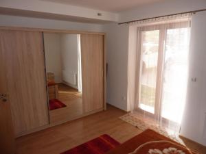 Pronájem bytu 2+kk, Mníšek pod Brdy, V Edenu, 55 m2
