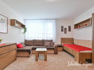 Pronájem bytu 1+1, Koryčany, Zámecká, 50 m2