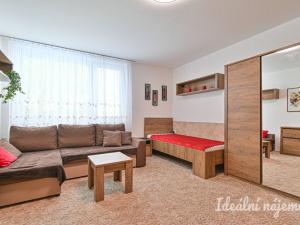 Pronájem bytu 1+1, Koryčany, Zámecká, 50 m2