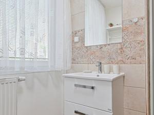 Pronájem bytu 1+1, Koryčany, Zámecká, 50 m2