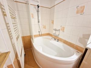Prodej bytu 2+1, Trutnov - Dolní Předměstí, Kpt. Jaroše, 75 m2
