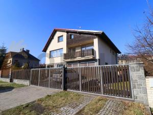 Pronájem bytu 3+1, Praha - Suchdol, Osvobození, 118 m2