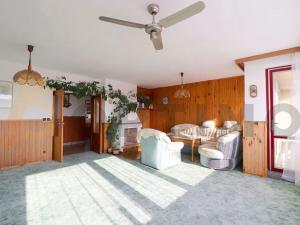 Pronájem bytu 3+1, Praha - Suchdol, Osvobození, 118 m2