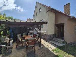 Prodej rodinného domu, Knínice, 250 m2