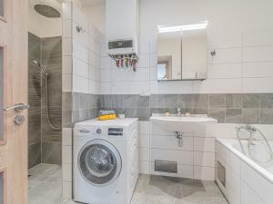 Prodej bytu 2+kk, Praha - Dejvice, Václavkova, 58 m2