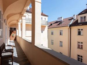 Pronájem bytu 2+1, Praha - Malá Strana, Mostecká, 68 m2