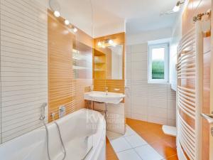 Pronájem bytu 2+1, Sezimovo Ústí, Dukelská, 66 m2